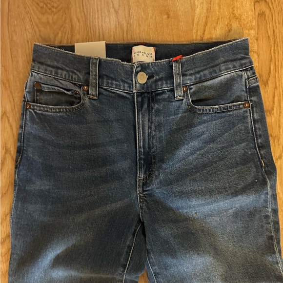 NWT Alice + Olivia Stacey Mid Rise Bell Jean in Albee Vintage Blue - Picture 9 of 10